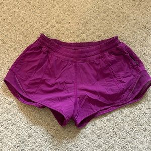 Lululemon hottie hot 2.5 inch shorts